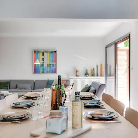 Villa Avec Piscine Proche Lac, Océan Et Forêt *