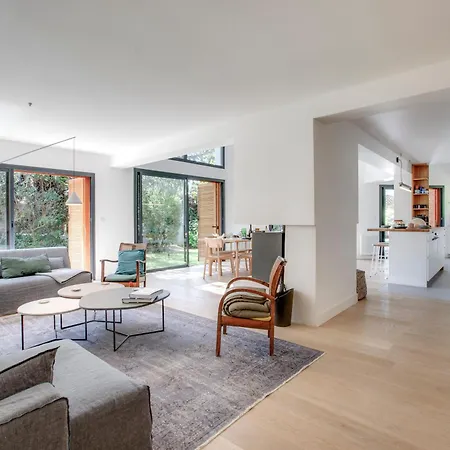 Villa Avec Piscine Proche Lac, Océan Et Forêt