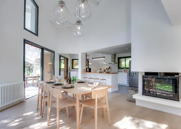 Villa Avec Piscine Proche Lac, Ocean Et Foret *