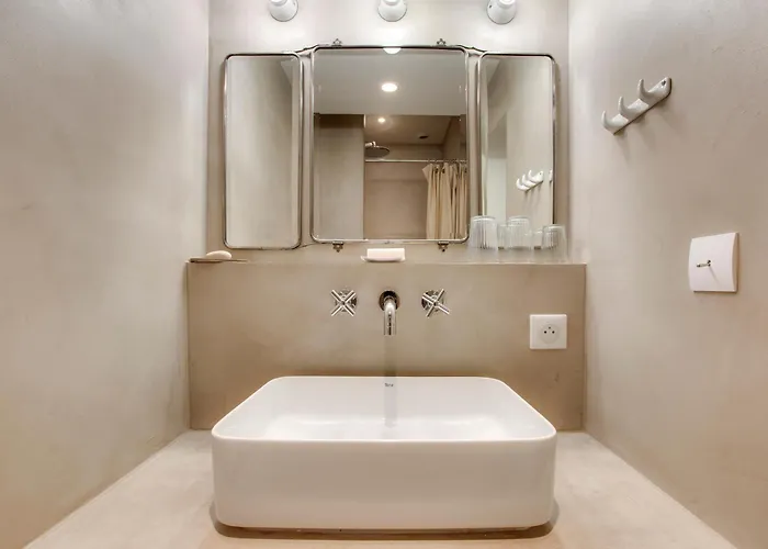 Avec Piscine Proche Lac, Ocean Et Foret