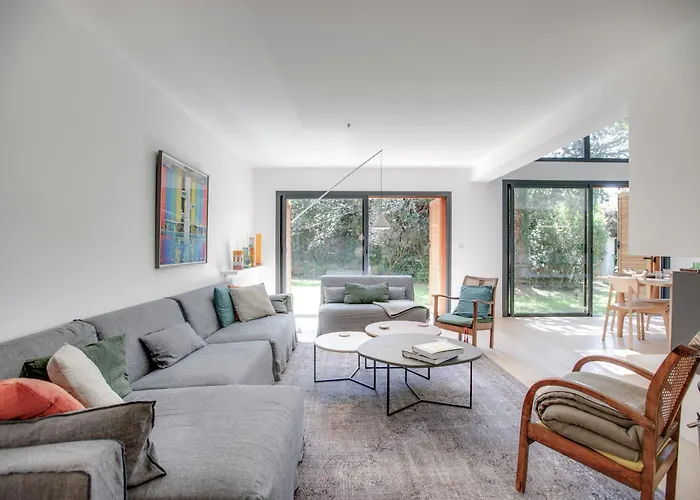 Avec Piscine Proche Lac, Ocean Et Foret *