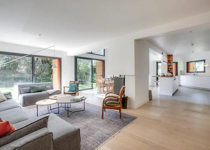 Villa Avec Piscine Proche Lac, Ocean Et Foret