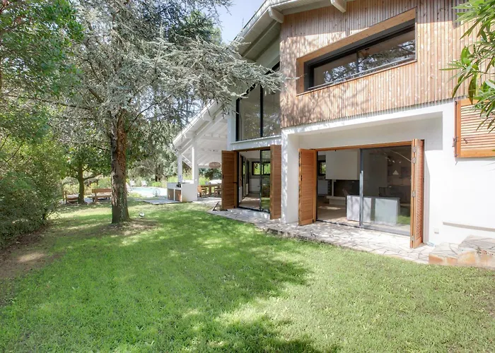 Avec Piscine Proche Lac, Ocean Et Foret