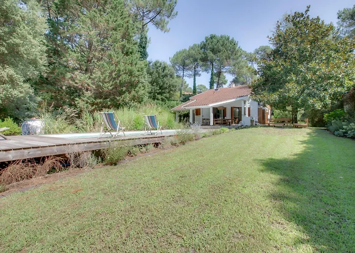 Avec Piscine Proche Lac, Ocean Et Foret *